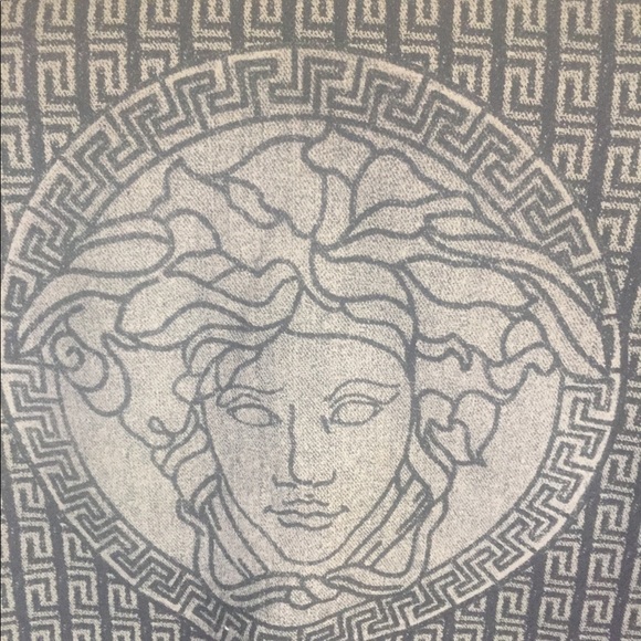 Versace Sweater - Picture 4 of 4